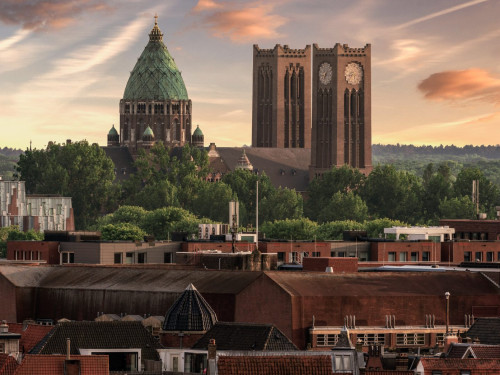 Sint Bavo Kathedraal Haarlem mooie lucht