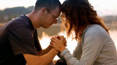 Couple,Praying,Together