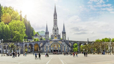 lourdes-esplanade